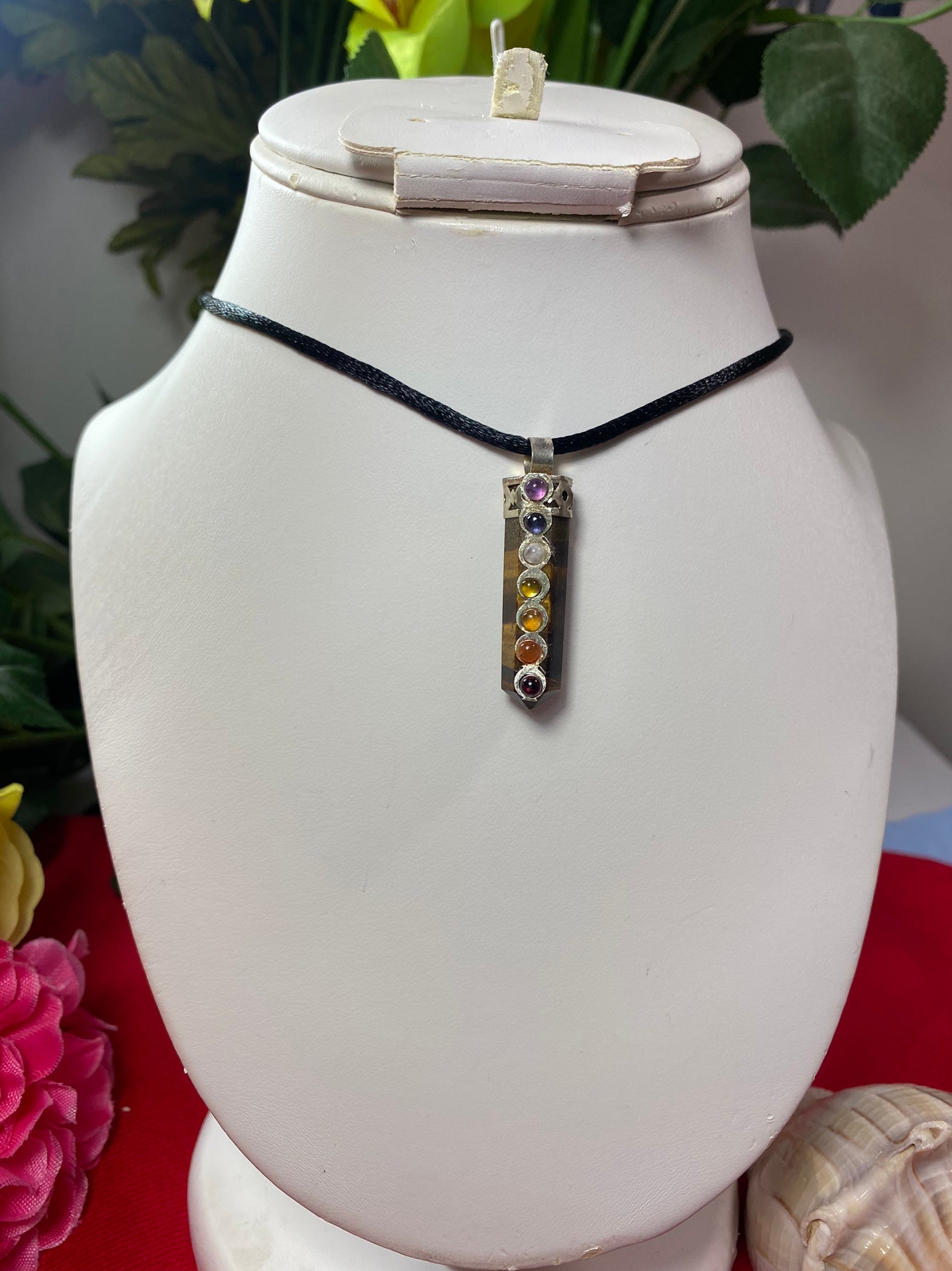 Tigers Eye Chakra Pendant des 1