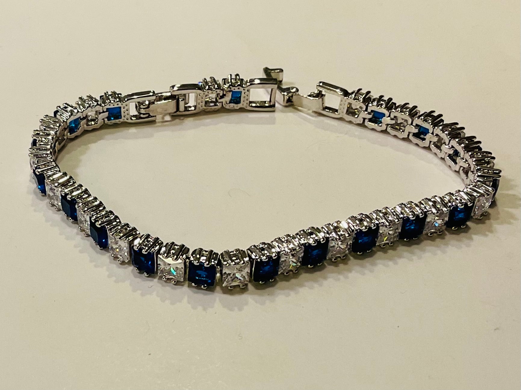 Blue and clear crystal bracelet