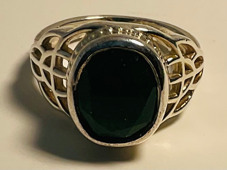 Green jade ring design 1